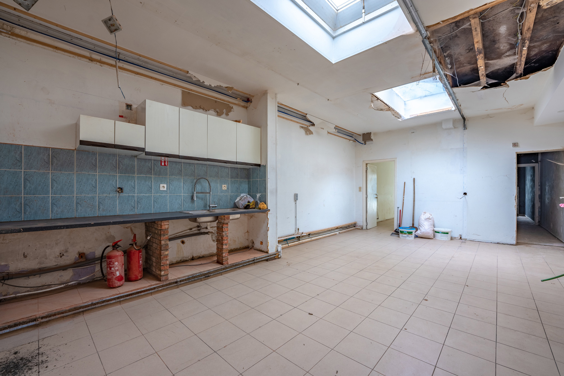 Een te renoveren handelswoning met aangename tuin.  - foto 5