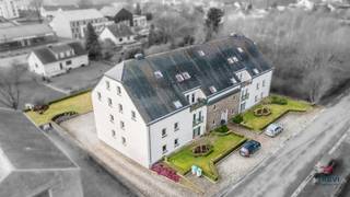 Dans une résidence calme et bien entretenue, TREVI LUXEMBOURG vous propose un appartement 3 chambres avec une très belle pièce de vie (50m2). Situé...