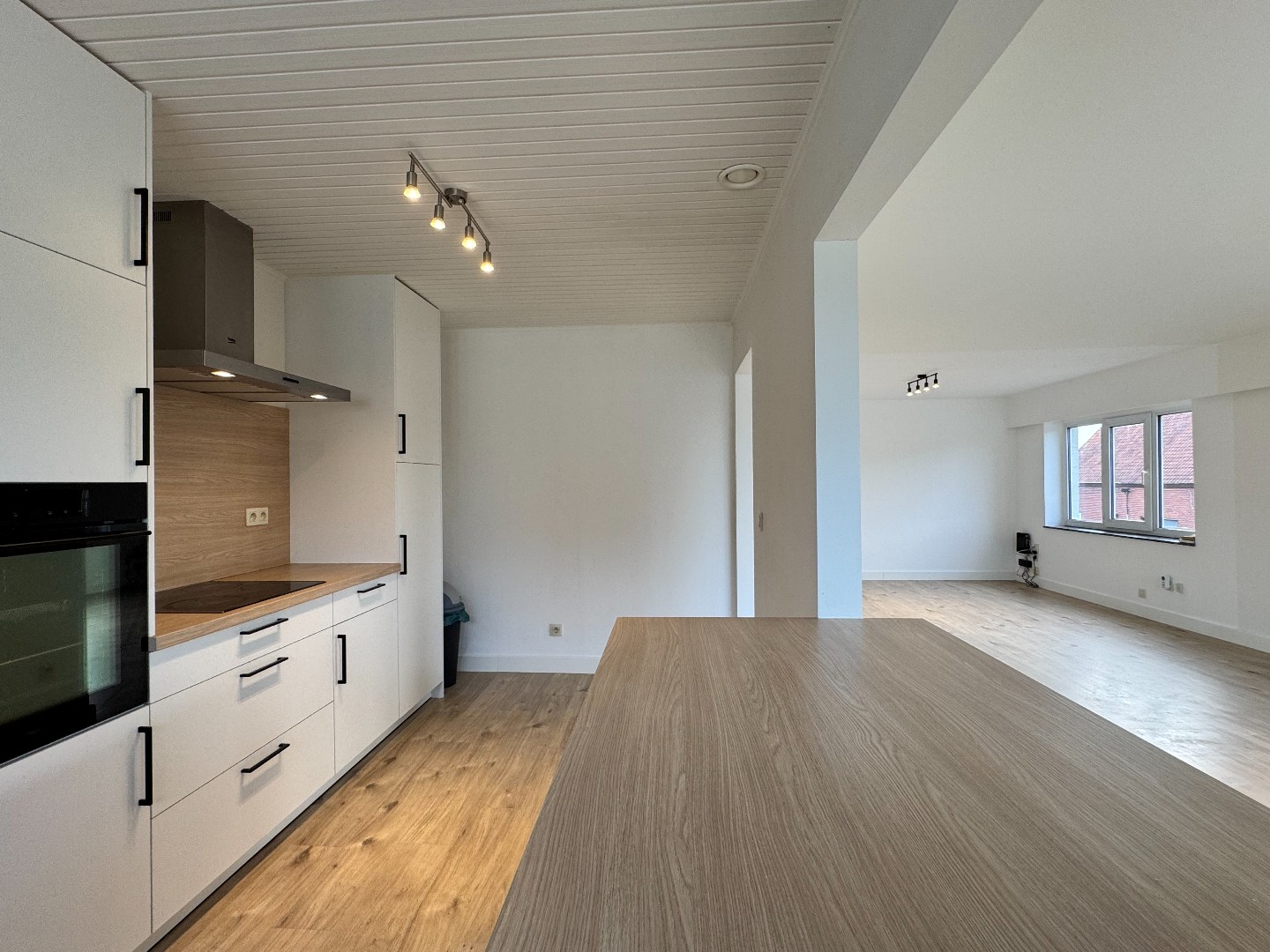 Verzorgd appartement met 2 slaapkamers en garage. - foto 4