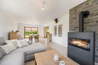 Wij bieden u deze degelijk gerenoveerde villa aan, afgewerkt met kwalitatieve materialen. De woning is praktisch ingedeeld en meteen...