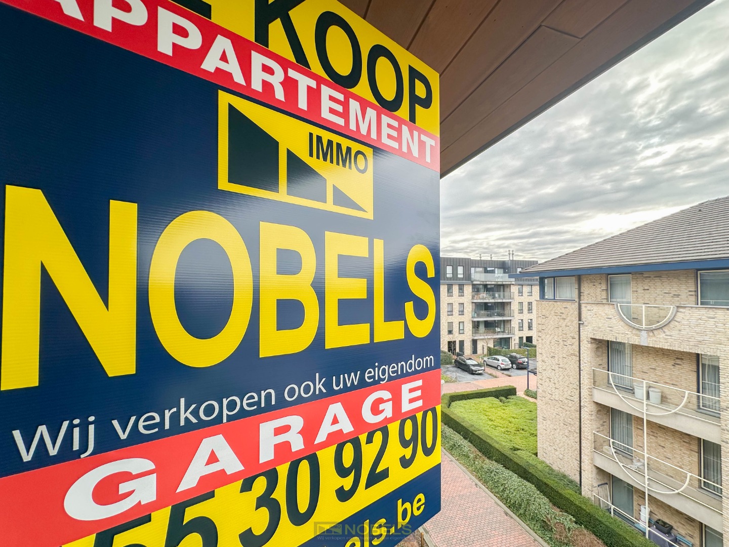 Te koop, ruim, knap afgewerkt 3-slaapkamerappartement met 2 terrassen en garage te Oudenaarde - photo 4