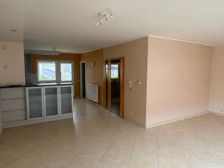 Very well-maintained family house with a small garden (dolomite) and a living area of +/-151m², located in a quiet neighborhood close to the...