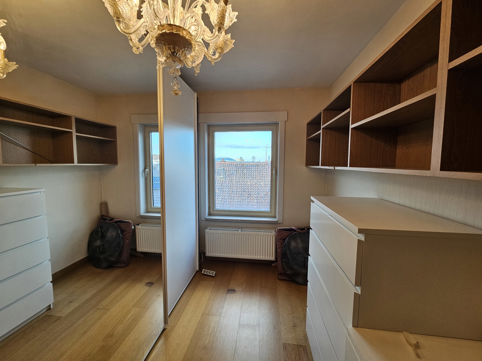 Centraal gelegen appartement met autostandplaats! - foto 4