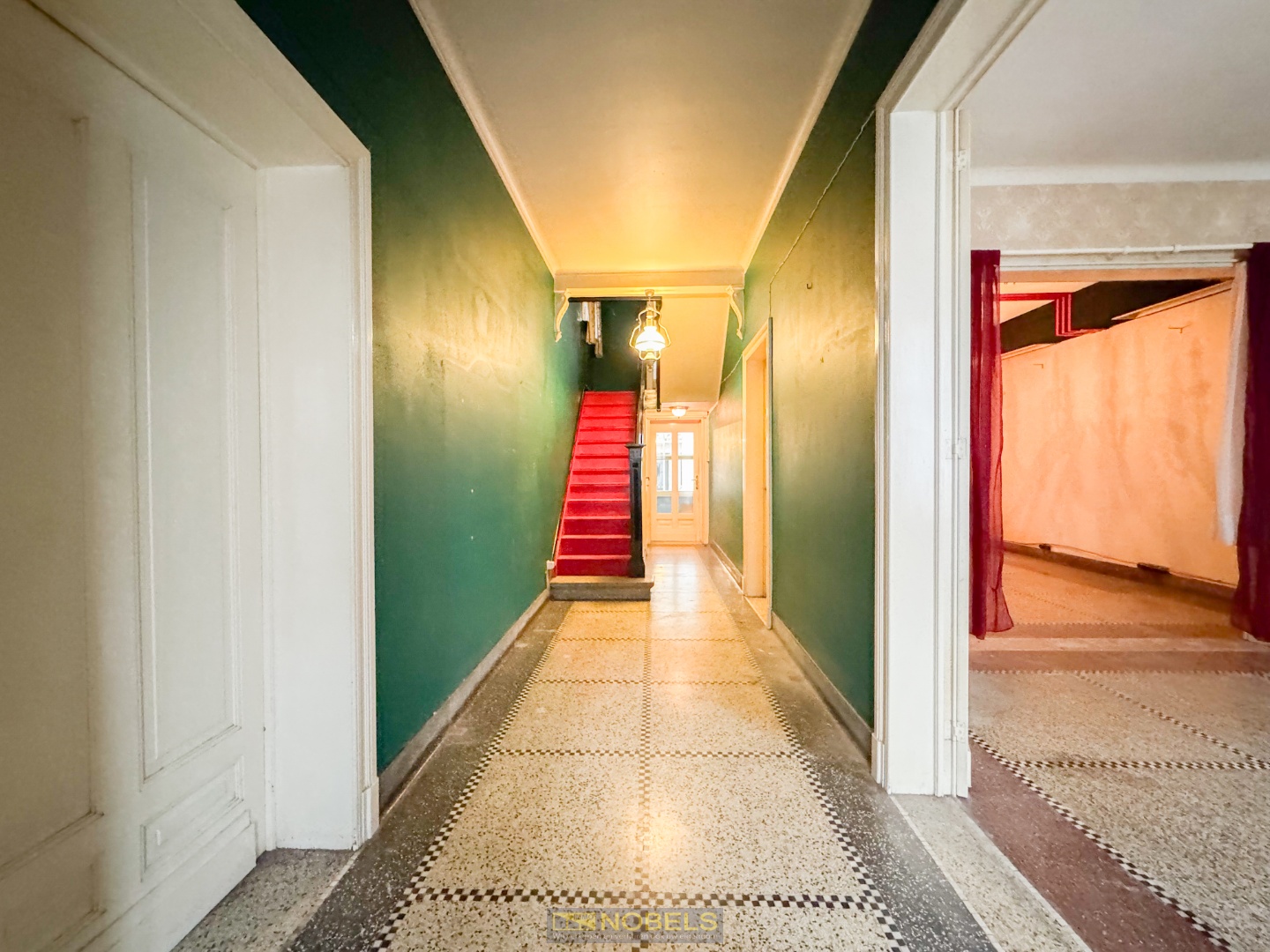 Te koop, Te renoveren gezinswoning met magazijn, garage en tuin nabij het centrum van Oudenaarde! - foto 4