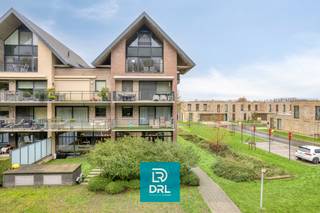 Unieke kans! Instapklaar appartement met veel lichtinval nabij Damse Vaart & Brugse binnenstad.Op een uiterst rustige locatie, vlakbij de prachtige...