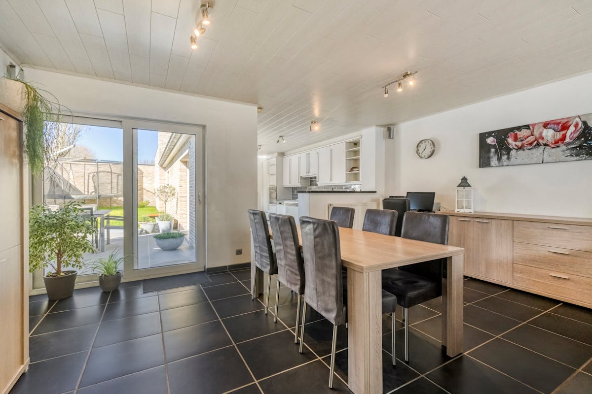 Maison de 4 chambres prête à emménager avec jardin ensoleillé à Abele - photo 4