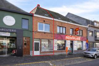 TE KOOP - instapklare gesloten bebouwing met 2 slaapkamersBen jij op zoek naar een instapklare gesloten bebouwing in het centrum van Wetteren?Zoek...