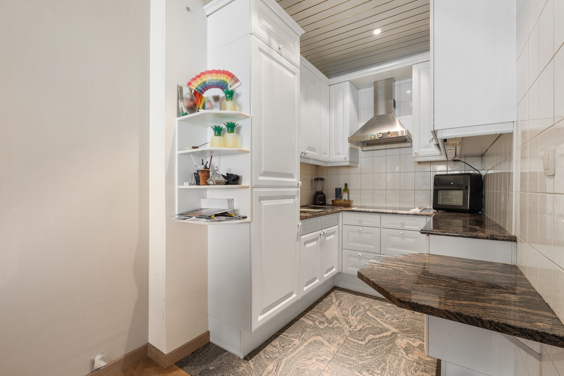 Appartement centraal gelegen met ondergrondse staanplaats - foto 4