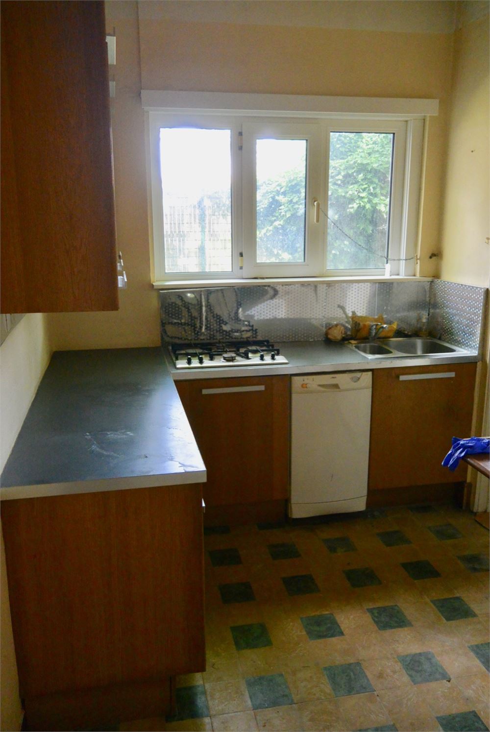 Zeer ruime woning met mogelijk 5 slaapkamers ! - foto 4