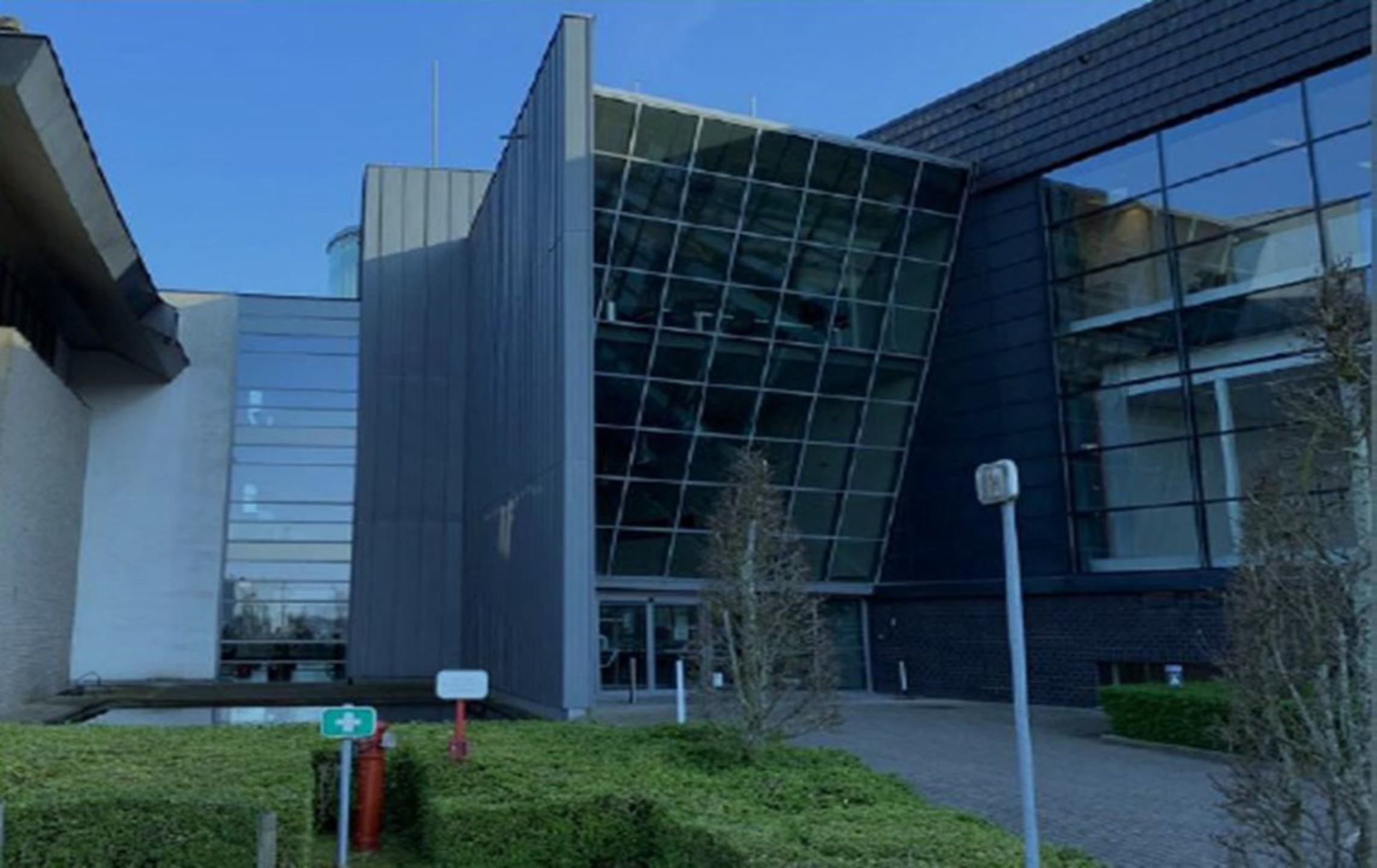 Kantoorruimte/Business center te huur : 1.807m² ( +ev 283m²) - foto 2