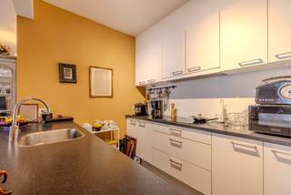 Ontdek het ultieme wooncomfort in dit schitterende, energiezuinige 3-slaapkamerappartement, gebouwd in 2010.Gelegen op de eerste verdieping en...