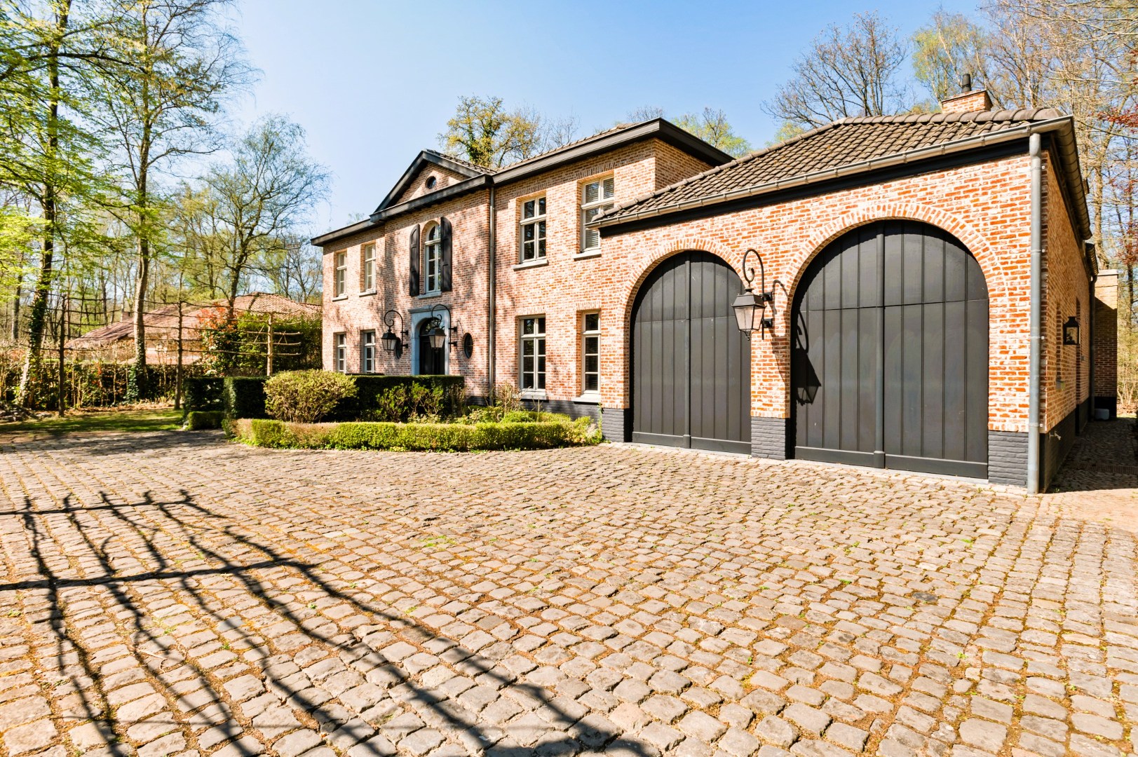 House for sale in Schilde with 5 bedrooms - photo 2