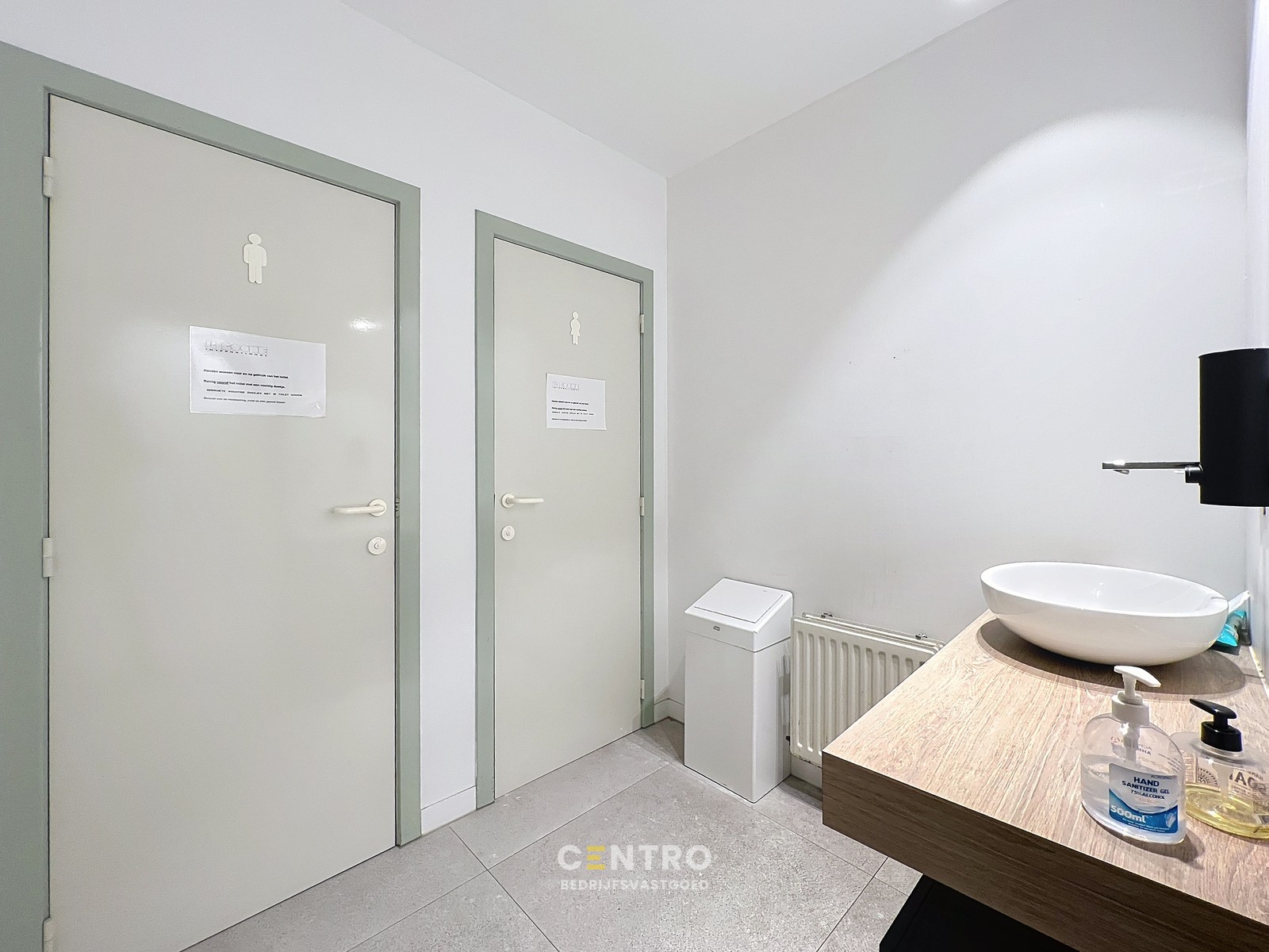 TOONZAAL van 1.000m² met optioneel MAGAZIJN en private PARKING vlak bij de RING van Poperinge ! - foto 5