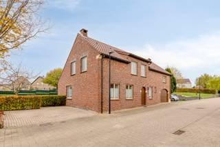 Te koop: Charmante alleenstaande woning in het landelijke MeerbeekIn het aangename Meerbeek, omgeven door rust en groen, bieden wij u deze ruime en...