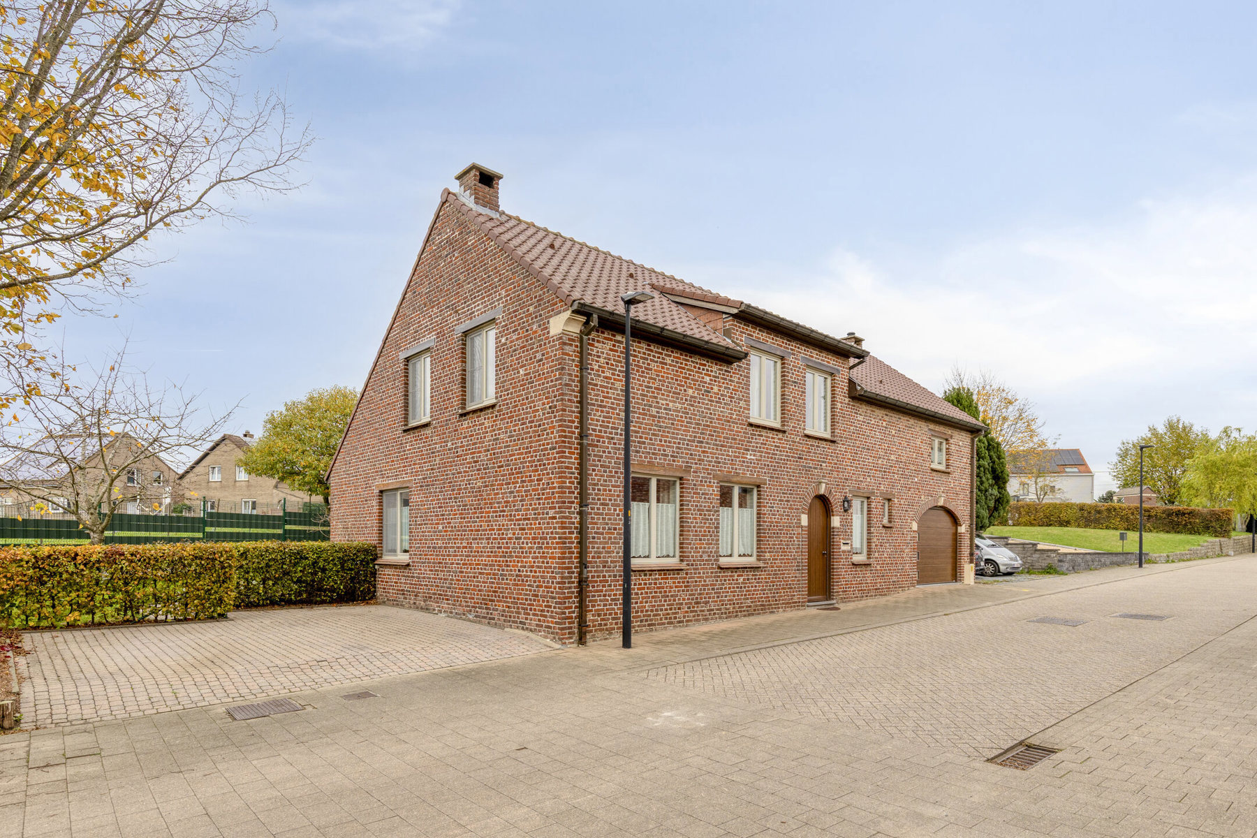 Ruime alleenstaande woning met vier slaapkamers - foto 3