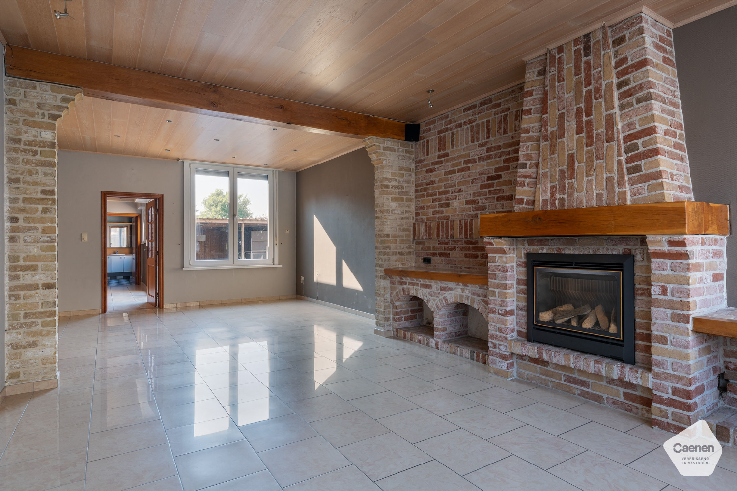 RUIME EN STEVIGE WONING in het centrum van Moerbrugge met mogelijkheid tot 5 slaapkamers - foto 4