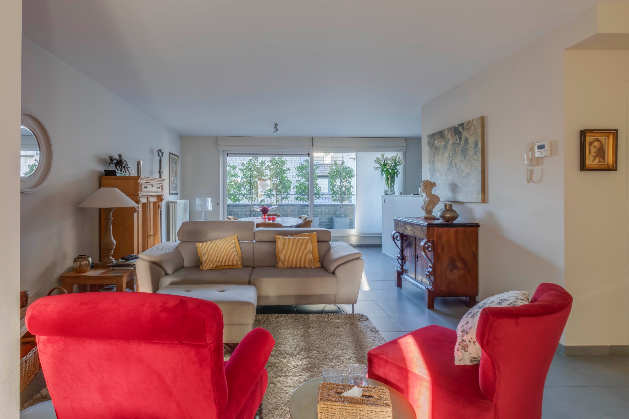 Ruim duplexappartement (123 m²) met 3 slaapkamers, 3 terrassen en autostaanplaats inclusief op toplocatie nabij station Sint-Niklaas - foto 4