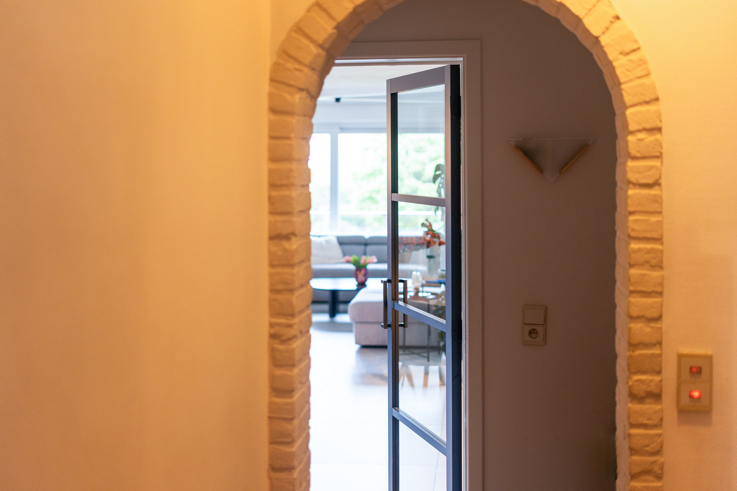 Karaktervolle woning met zonnige tuin en garage in Temse - foto 4
