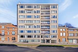 Instap klaar 3-slaapkamer appartement van 94 m², inclusief kelderberging en parkeerplaats.Dit appartement, gelegen op de vijfde verdieping, werd in...