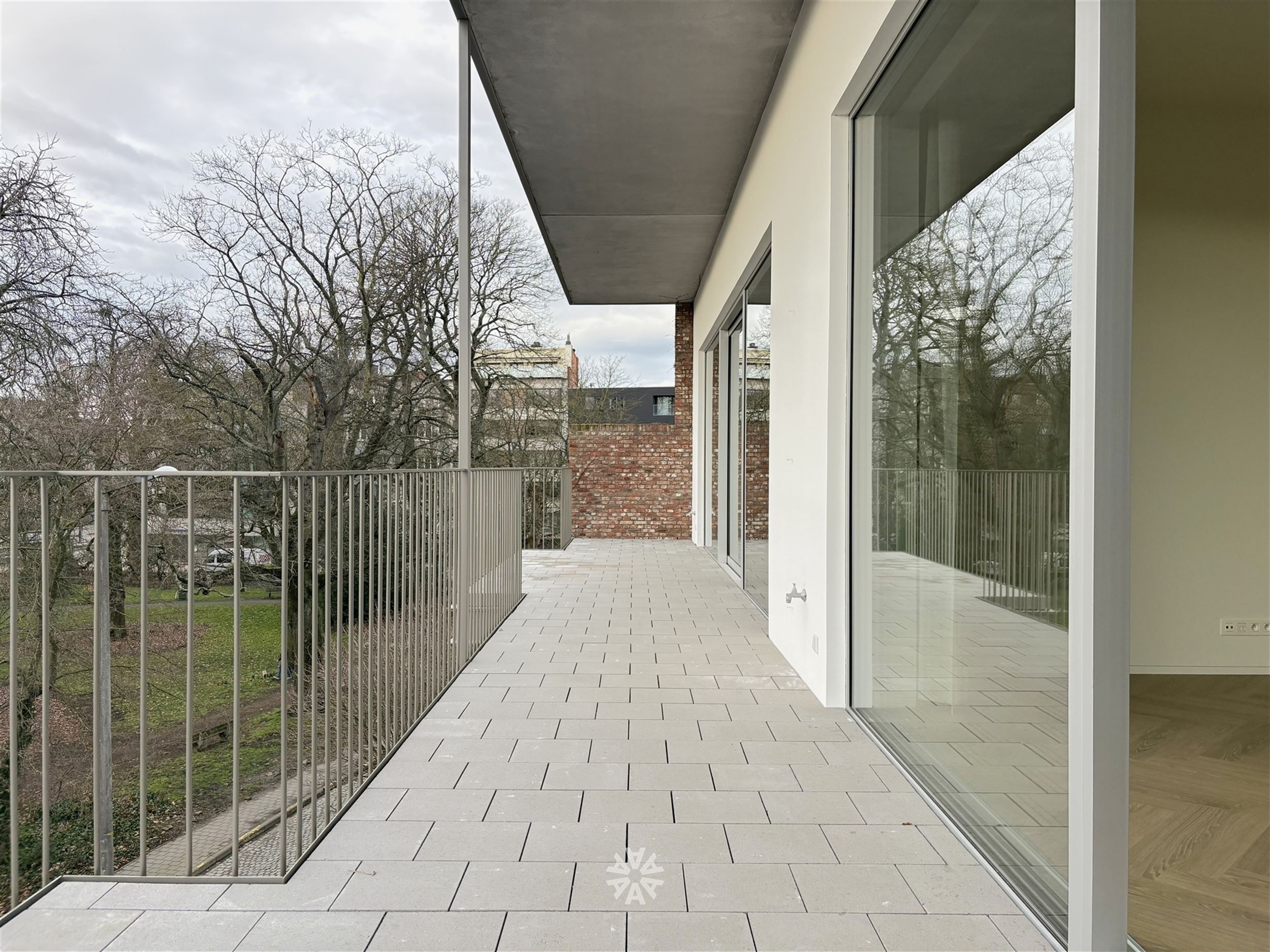 Uitzonderlijk nieuwbouw appartement met mooi zicht op het bijlokepark te huur in Gent - foto 1