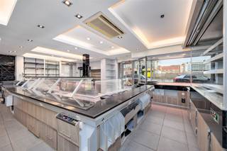 Ce bien de rendement composé de deux appartements loués et d'un rez-de-chaussée commercial est situé Antwerpsestraat 251 à Mortsel.DESCRIPTION DE...