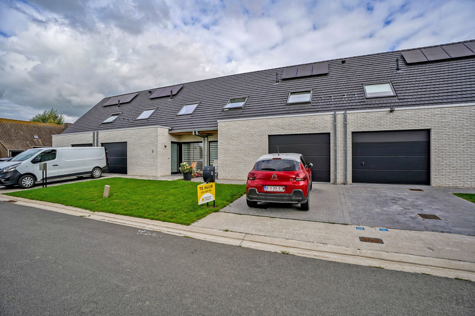 Ruime energiezuinige nieuwbouwwoning (2024) met inpandige garage op 193m² gelegen te Houthulst. - foto 2