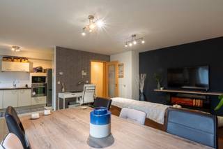 6700 ARLON (Wäschbour, 22-24) – On the edge of the countryside, ideally located and close to all amenities (shops, schools, public transport, etc.), 10 minutes by car from Luxembourg, close to Arlon city center and 30 minutes from the economic center of the Grand Duchy. TREVI offers you this beautiful 2-bedroom apartment in a building dating from 2010, comprising: entrance hall, separate toilet, living room, fully equipped kitchen, 2 bedrooms, bathroom, laundry room. In the basement, a private cellar (C15).<br />Parking and garage available at an additional cost. <br /><br />** TECHNICAL **<br />- PEB: B; 38kg/C02/m²/year; 106kwh/m²/year; unique code: 20230310024749;<br />- Communal gas boiler with hot/cold water meters;<br />- No work required;<br />- Water softener;<br /><br />**FINANCIAL CONDITIONS**<br />Property rented until 12/31/2026 - 6 months' notice possible for personal occupancy.<br />Sale price subject to registration fees.<br />Basic deed costs payable by the buyer (± €800 excluding VAT).<br /><br />** INFORMATION and VIEWINGS**<br />info-gestea@trevi.be or call 02 767 67 88