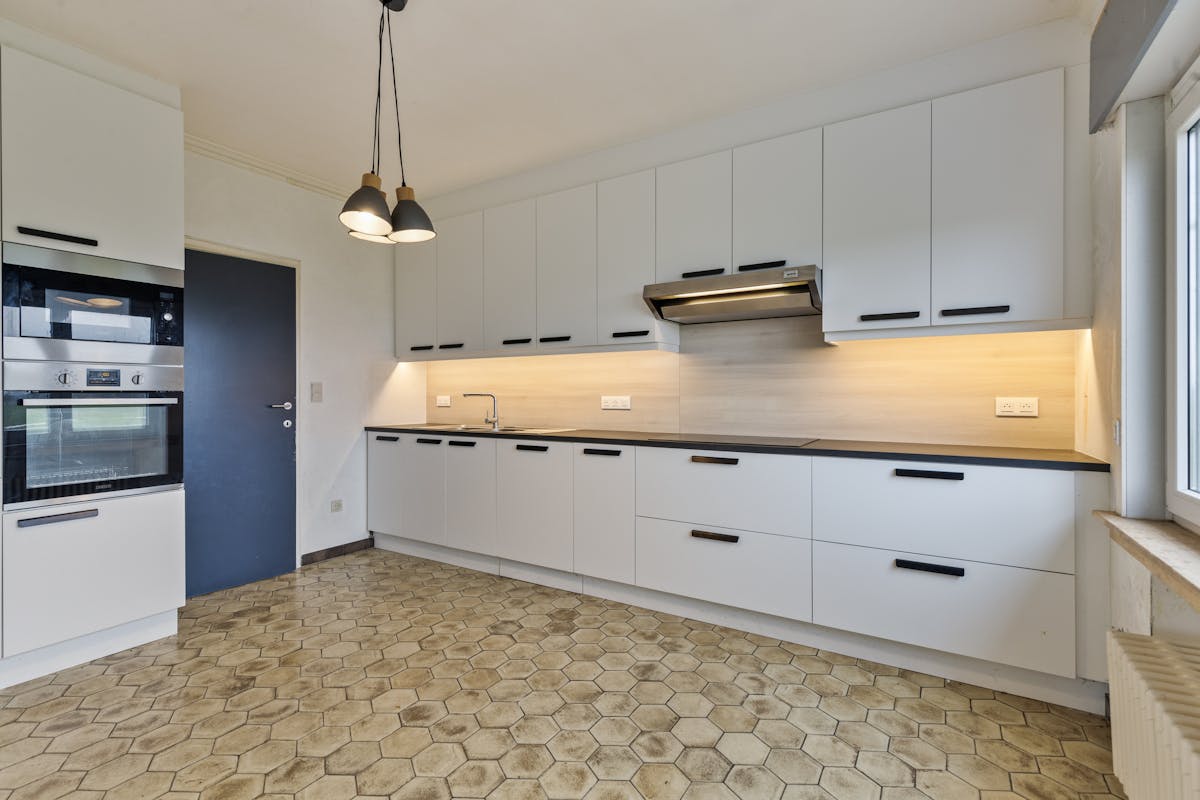 Site met loods en ruime villa te koop in De Haan/Klemskerke. - foto 5