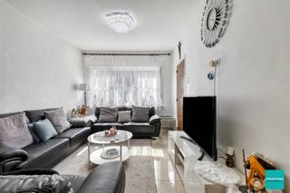 Welkom in deze charmante woning in het hart van Aalst, perfect voor wie op zoek is naar een gezellige thuis! Deze woning biedt u 131,5m²...