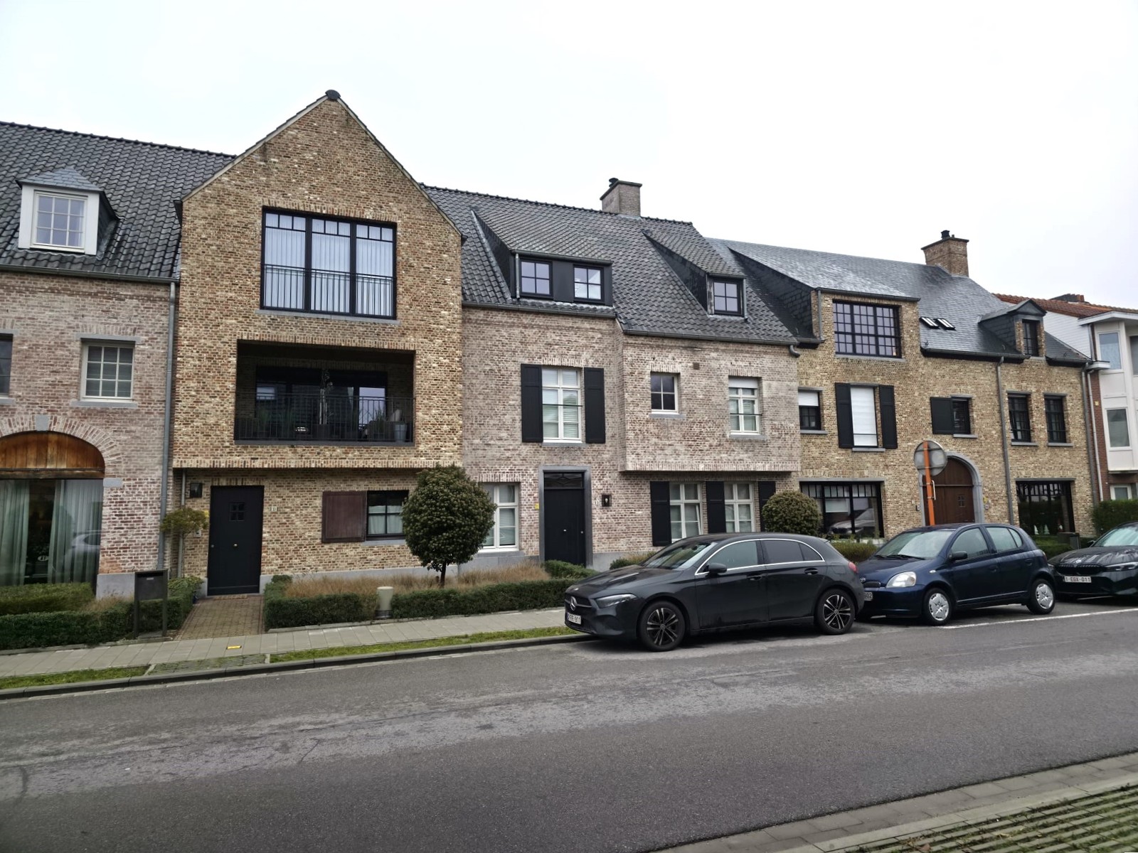 Prachtig appartement met 2 slaapkamers, ruim terras en garagebox in het hart van ’s-Gravenwezel - foto 2