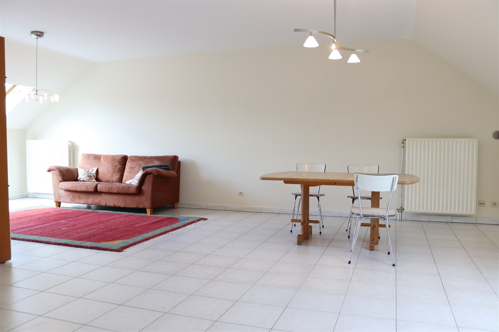 Gunstig gelegen verrassend ruim 2 slaapkamer dakappartement. - foto 4