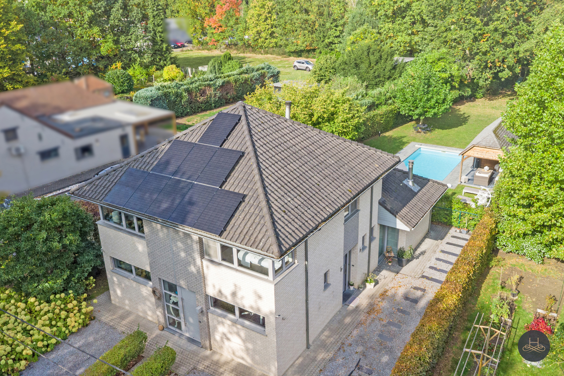 Imposante ruime villa met zwembad en een prachtige tuin - foto 5