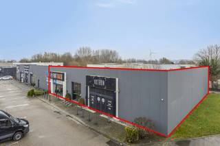 Dit uitstekend gelegen bedrijfsvastgoed is gesitueerd op de Bergensesteenweg in Lot, Beersel. Dit is een unieke kans voor wie wil investeren...