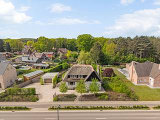 Deze prachtige landelijke villa, gelegen op een perceel van maar liefst 1.424 m², bevindt zich op een uitstekende locatie in Lummen...