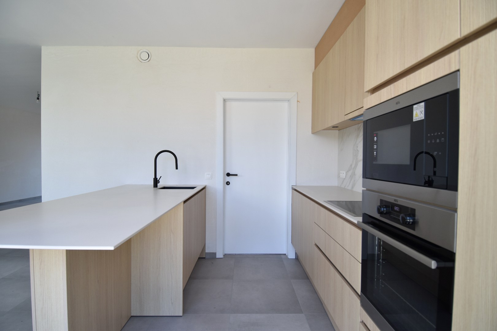 Nieuwbouwwoning (instapklaar!) met 3 slaapkamers, garage en zonnige tuin te koop nabij Bergelen te Gullegem - foto 4