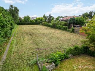 Ruime en verdoken bouwgrond geschikt voor open bebouwing! Rustig gelegen én toch op wandelafstand van het centrum van Avelgem.Dit uitzonderlijk...
