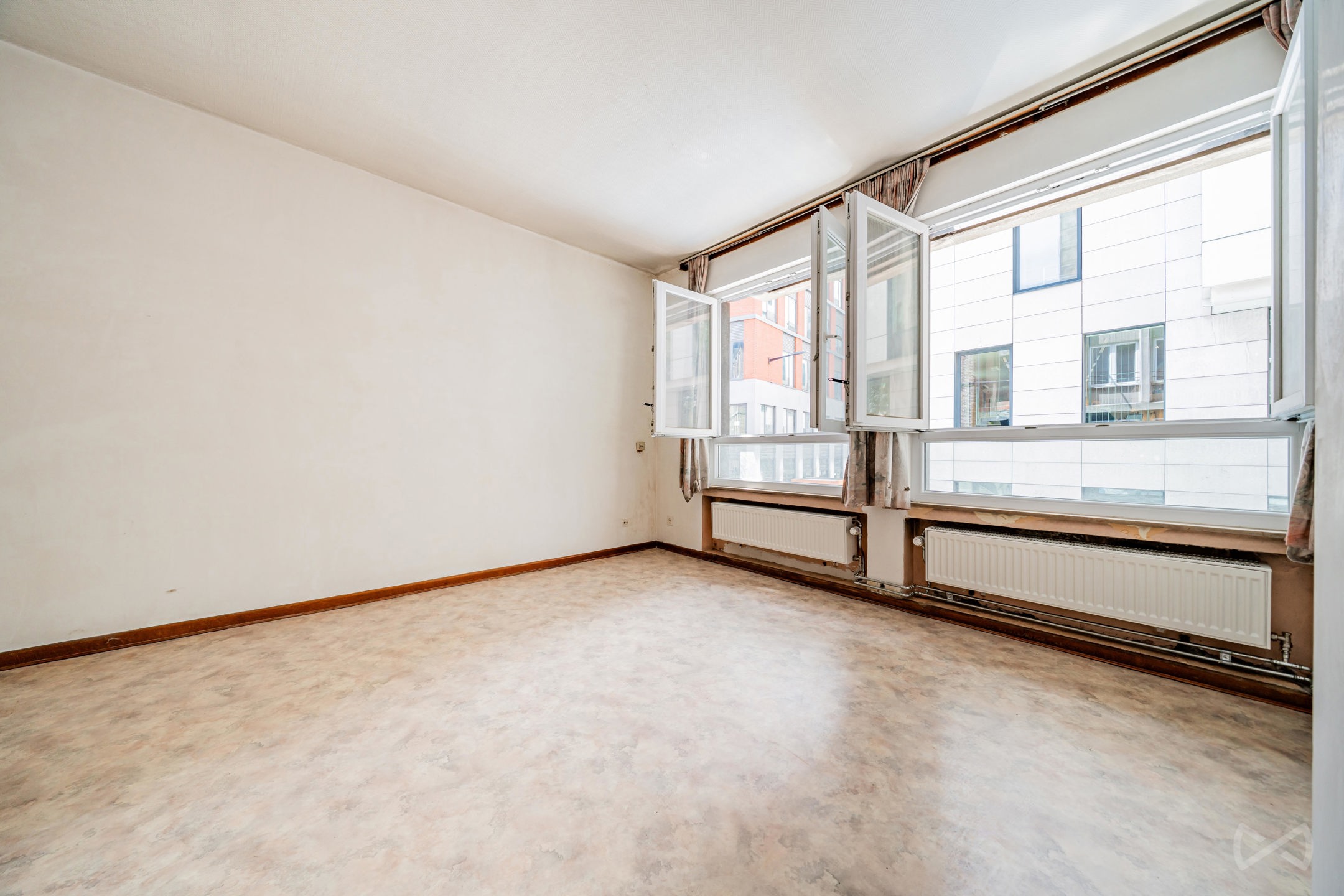 Appartement te koop in Charleroi met 2 slaapkamers - foto 4