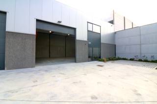 Nieuwbouw bedrijfsgebouw van 207 m2 met 1 privatieve parkeerplaats voor 1.035 EUR/mnd excl BTW Ontdek uw nieuwe bedrijfslocatie nabij...