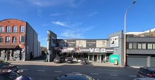 AANDELENTRANSACTIE VAN VASTGOEDVENNOOTSCHAP. (Info op aanvraag).Commercieel pand gelegen op TOP - locatie te 1500 Halle. (in de buurt van ACTION,...