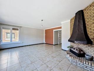 Het appartement is gelegen in een kleinschalig gebouw in een rustige woonwijk nabij winkels, horeca, openbaar vervoer,...Appartement op de...