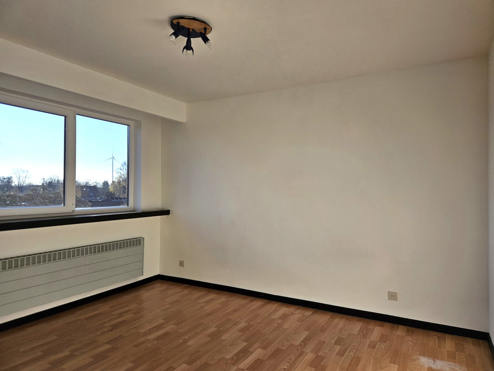 Licht appartement met 2 slaapkamers en parkeergelegenheid - foto 5