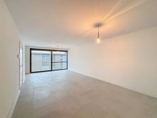 The beautiful new-build apartment that we offer for rent is located on the Meidoornlaan in Stabroek near shops, Picolo square, schools,...