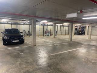 Deze parkings zijn gelegen op een boogscheut van het centraal station.In dit gebouw zijn er nog verschillende ondergrondse staanplaatsen te koop op...