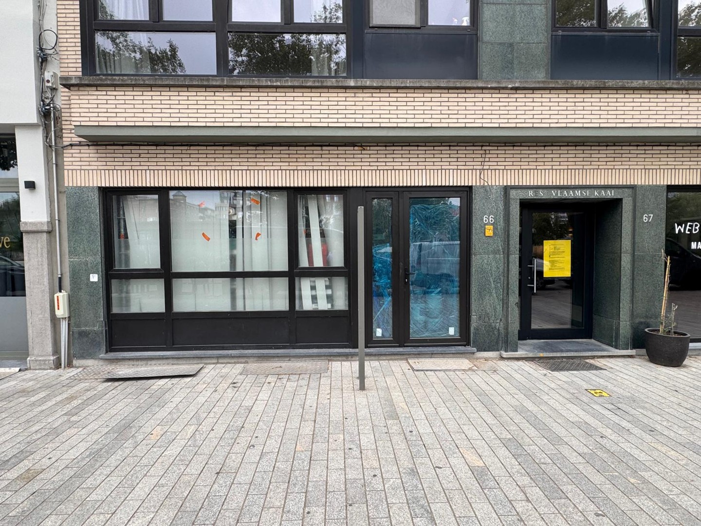 Commercial à louer à Anvers - photo 4