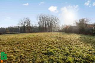 Bouwgrond voor halfopen bebouwing op toplocatie in RamselMooi gelegen bouwgrond voor halfopen bebouwing met een totale oppervlakte van 1210 m² en een...