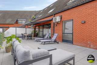 Stijlvol gerenoveerd appartement met royaal terras in Bilzen.Ontdek dit hedendaags en volledig vernieuwd appartement, gelegen op een toplocatie in...