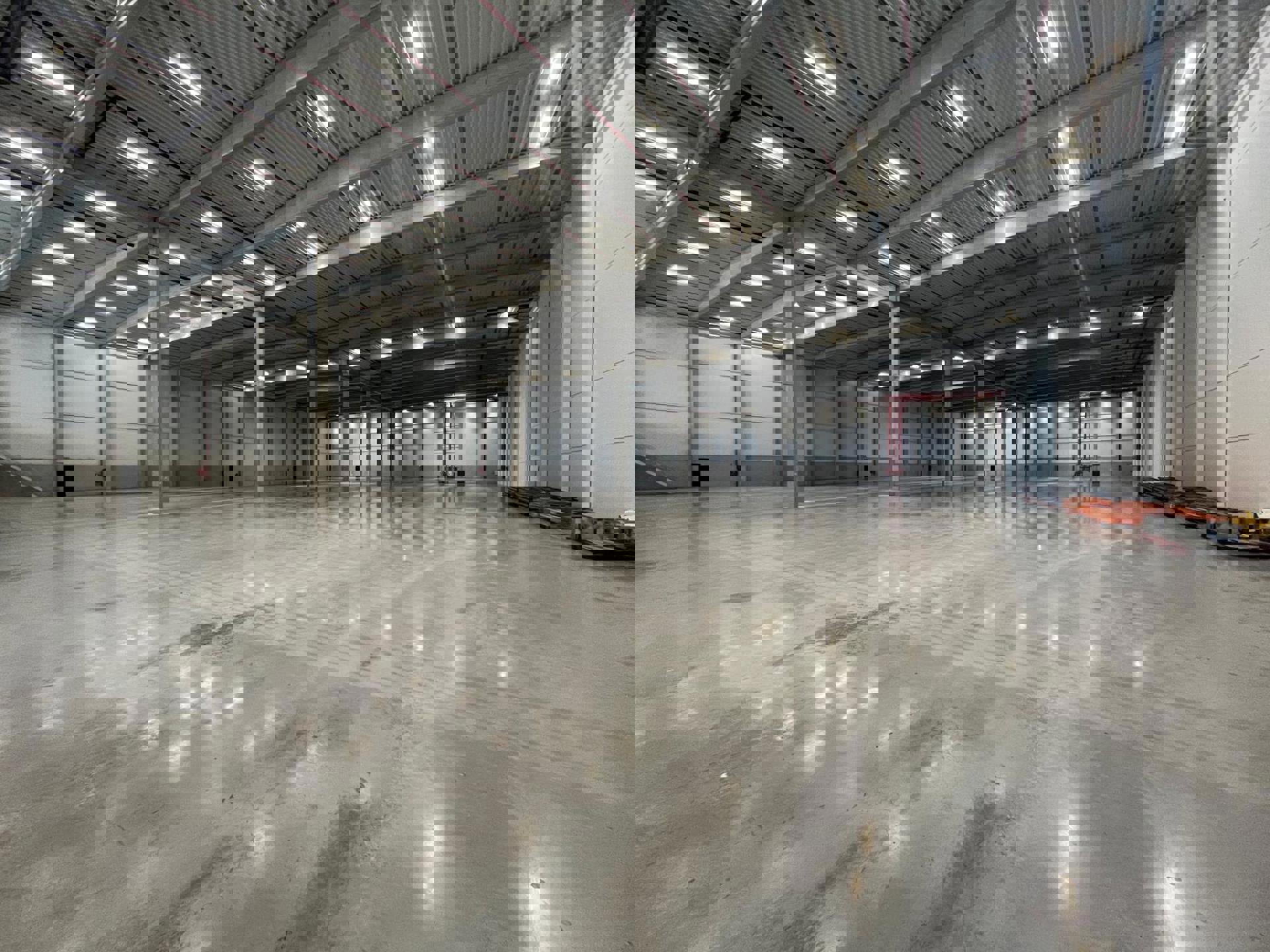 TE HUUR - Boom logistiek magazijn 6.516m² met 7 loskades - foto 2