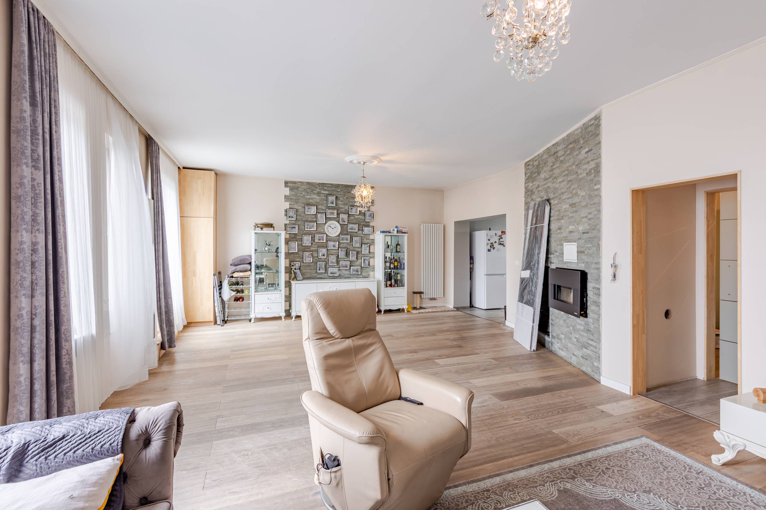 GERENOVEERDE WONING MET 5 SLAAPKAMERS EN ZUIDGERICHTE TUIN - foto 4