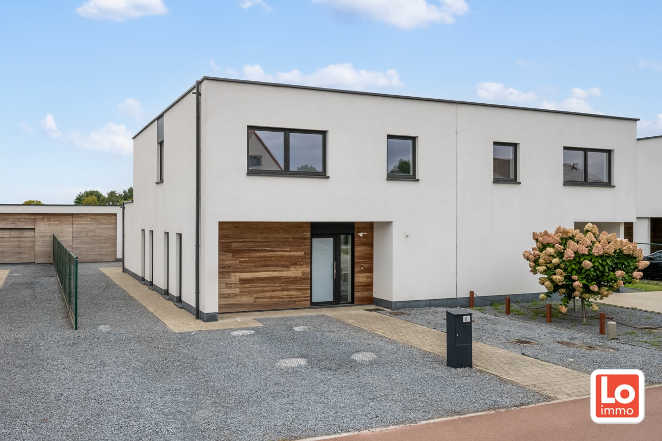 IN OPTIE! Moderne en instapklare halfopen woning met afzonderlijke garage in Lochristi! - foto 1