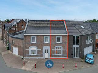 ENERGIEZUINIGE GEZINSWONING OP EEN CENTRALE LOCATIE TE KOTEM ! <br /><br />We vinden deze gesloten woning met een bewoonbare oppervlakte van 150 m² terug in Kotem-Maasmechelen. <br /><br />Voor meer informatie, neem zeker een kijkje op onze website via de volgende link:<br />https://www.sterkvastgoedmakelaars.be/detail/te-koop-woning-maasmechelen/7371556?dosearch=True&amp;flowstatus=ForSale,ForSaleReserved,ForSaleWithBid,ToCompleteForSale,SoldUnderReserve,Sold&amp;pageindex=1&amp;pagesize=12&amp;searchpage=ForSale&amp;sortdirection=DESC&amp;sortfield=pub_flowstatus&amp;transactiontype=Sale